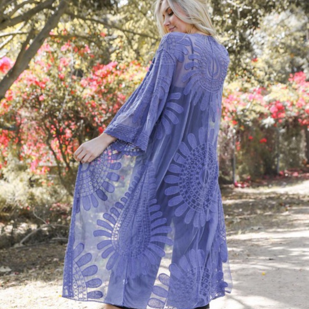 Bohemian lace embroidered kimono